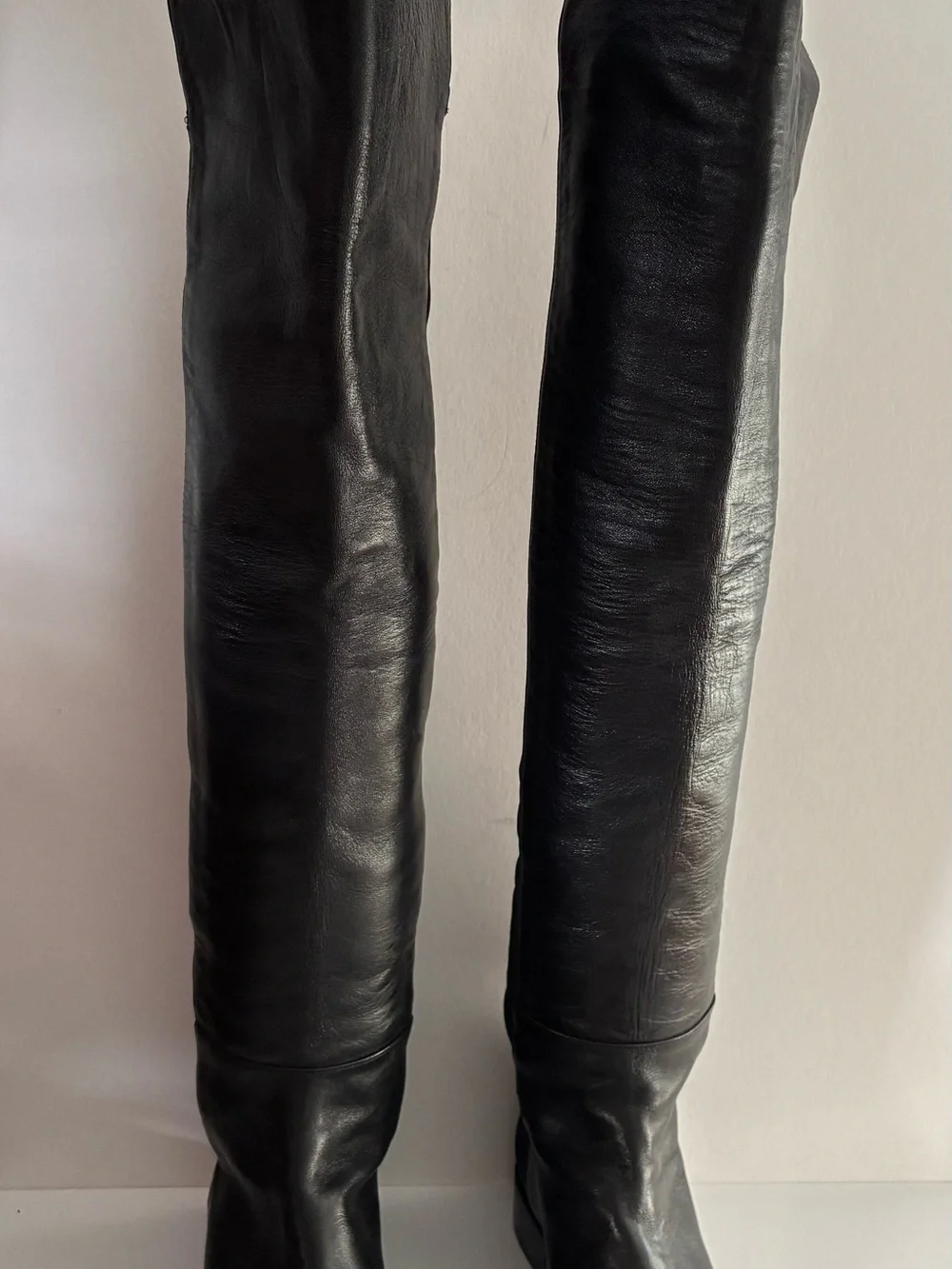 Stuart Weitzman brand stuart